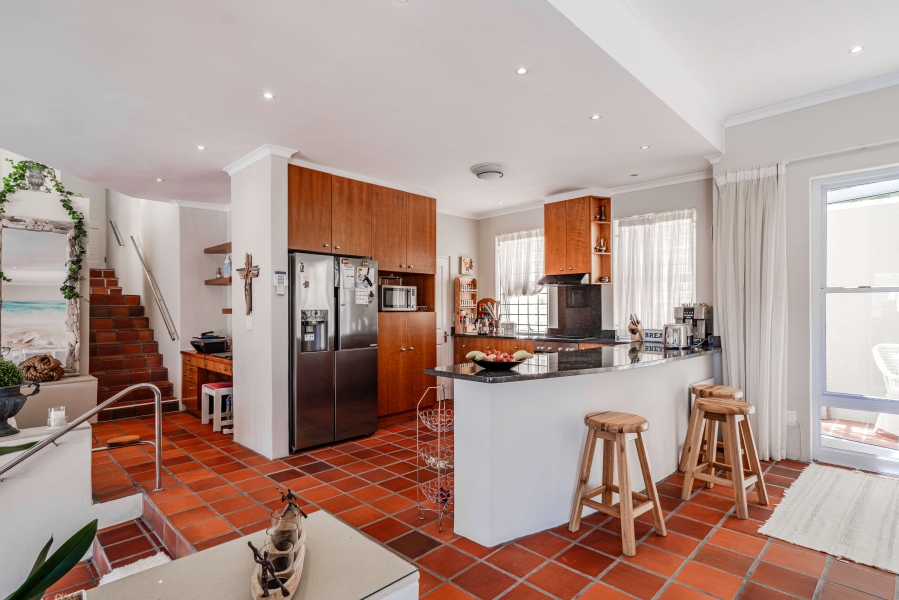 4 Bedroom Property for Sale in Glencairn Heights Western Cape